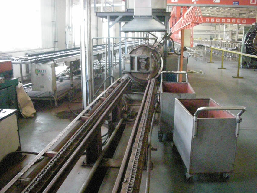 A vulcanize equipment is placing in the workshop.